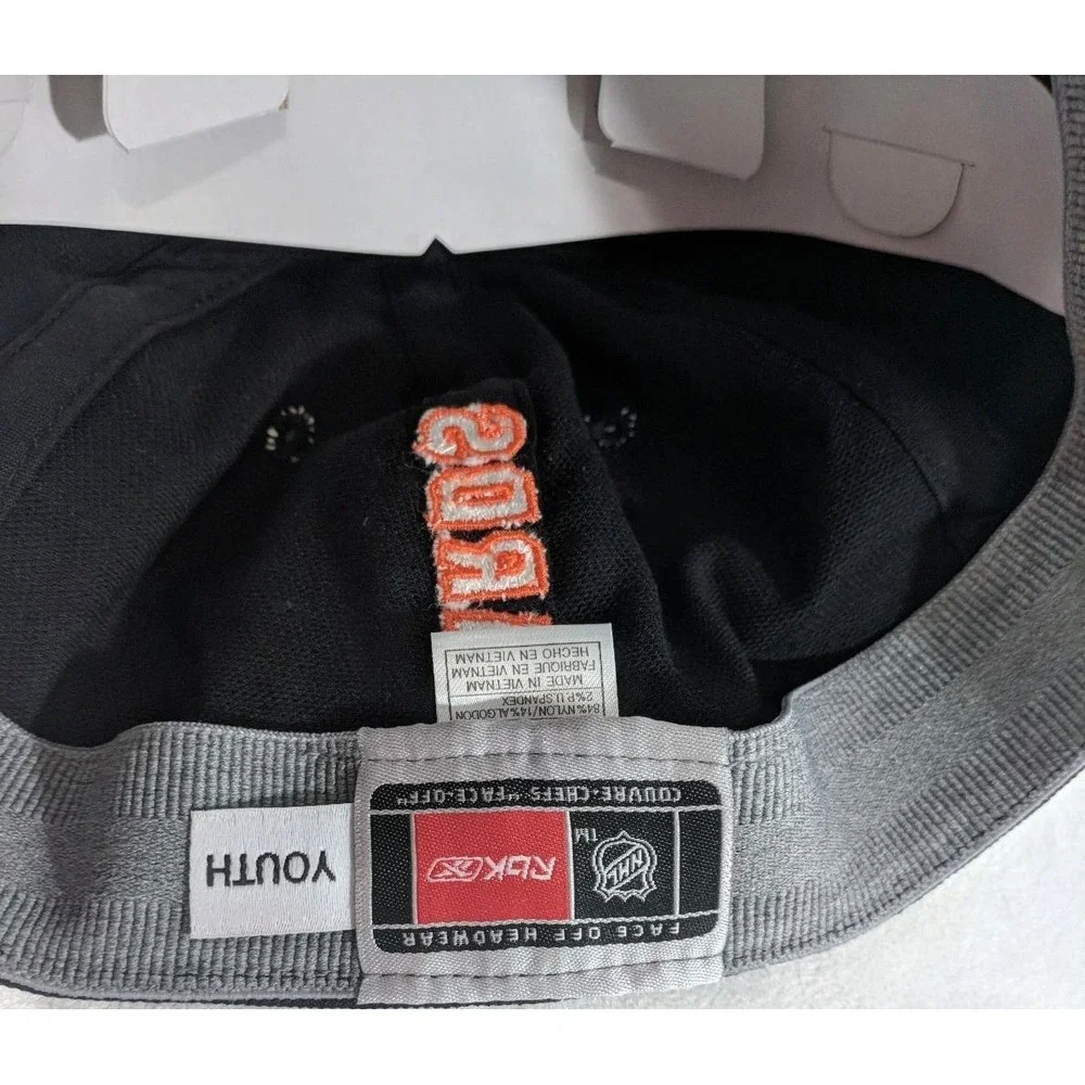 Reebok Adult‎ Fitted S/M Richards Philadelphia Flyers Baseball Hat Cap NEW